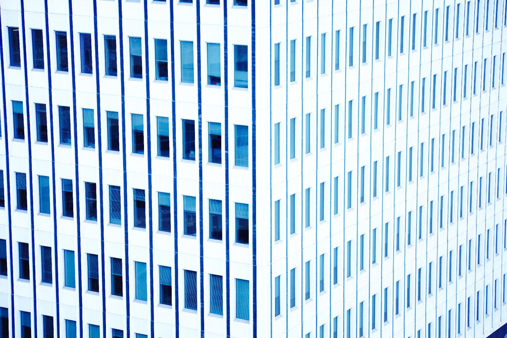 Buildings V par Peter Morneau sur GIANT ART - art photo blanc