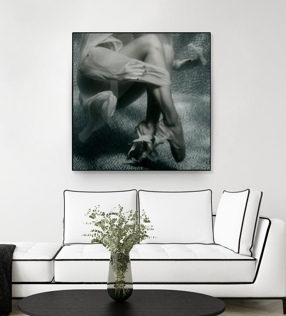 Float 2 de Peter Morneau sur GIANT ART - ballerine figurative noire