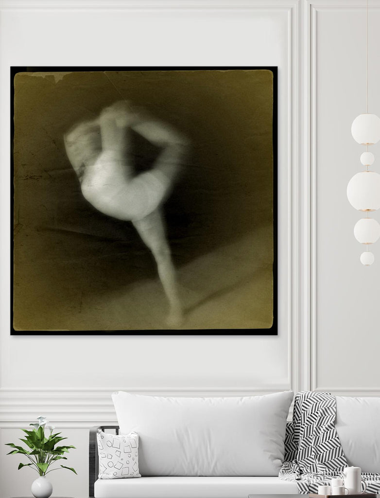 Dancing motion II par Jean-François Dupuis sur GIANT ART - musique beige - danse ballerine