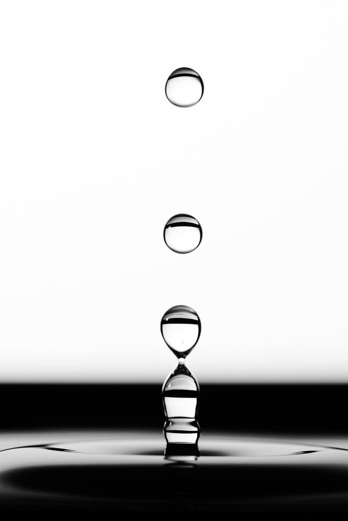 Drops II par Chris Tennent sur GIANT ART - art photo blanc